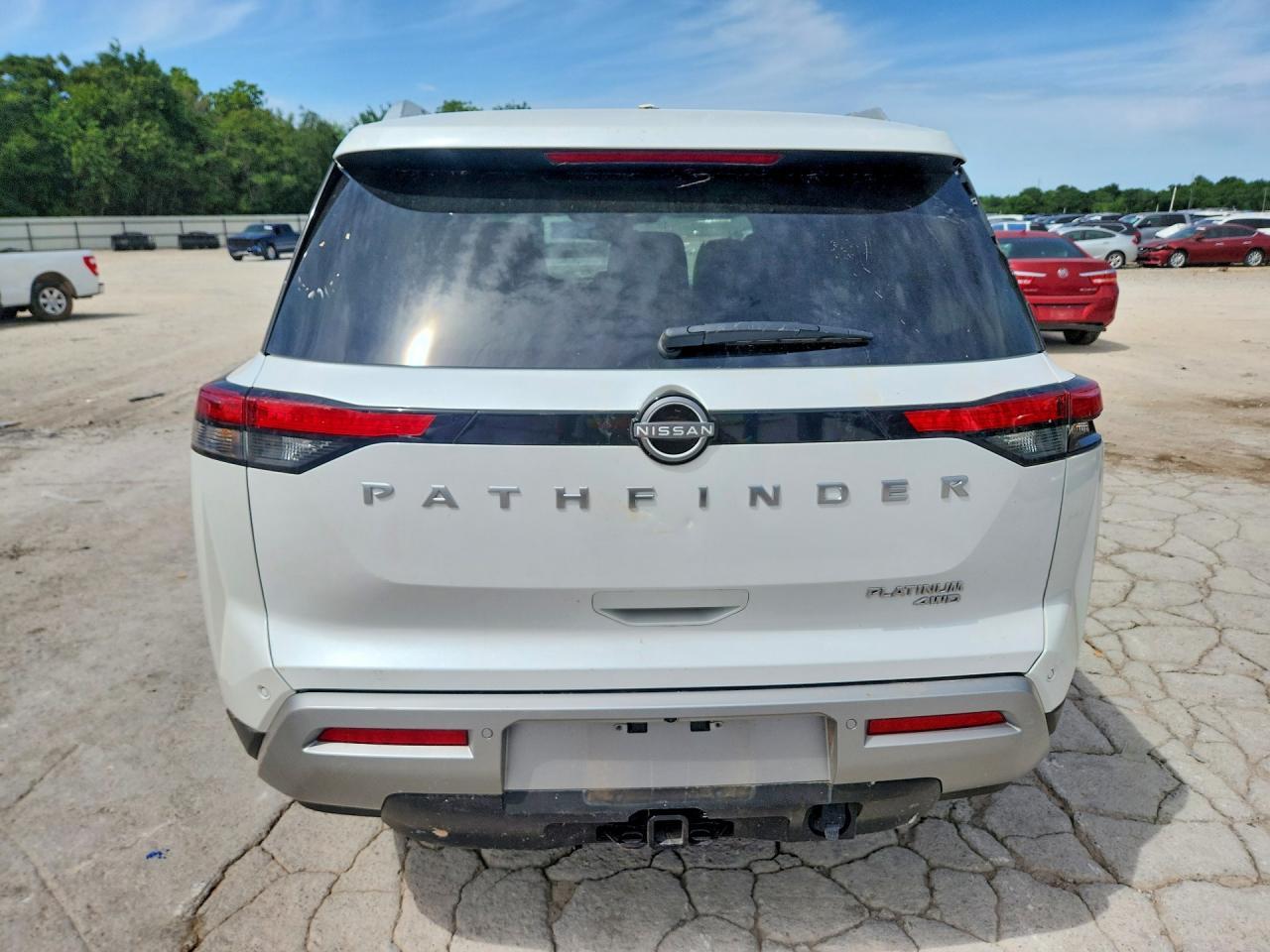 2025 Nissan Pathfinder Platinum - zdjęcie 6