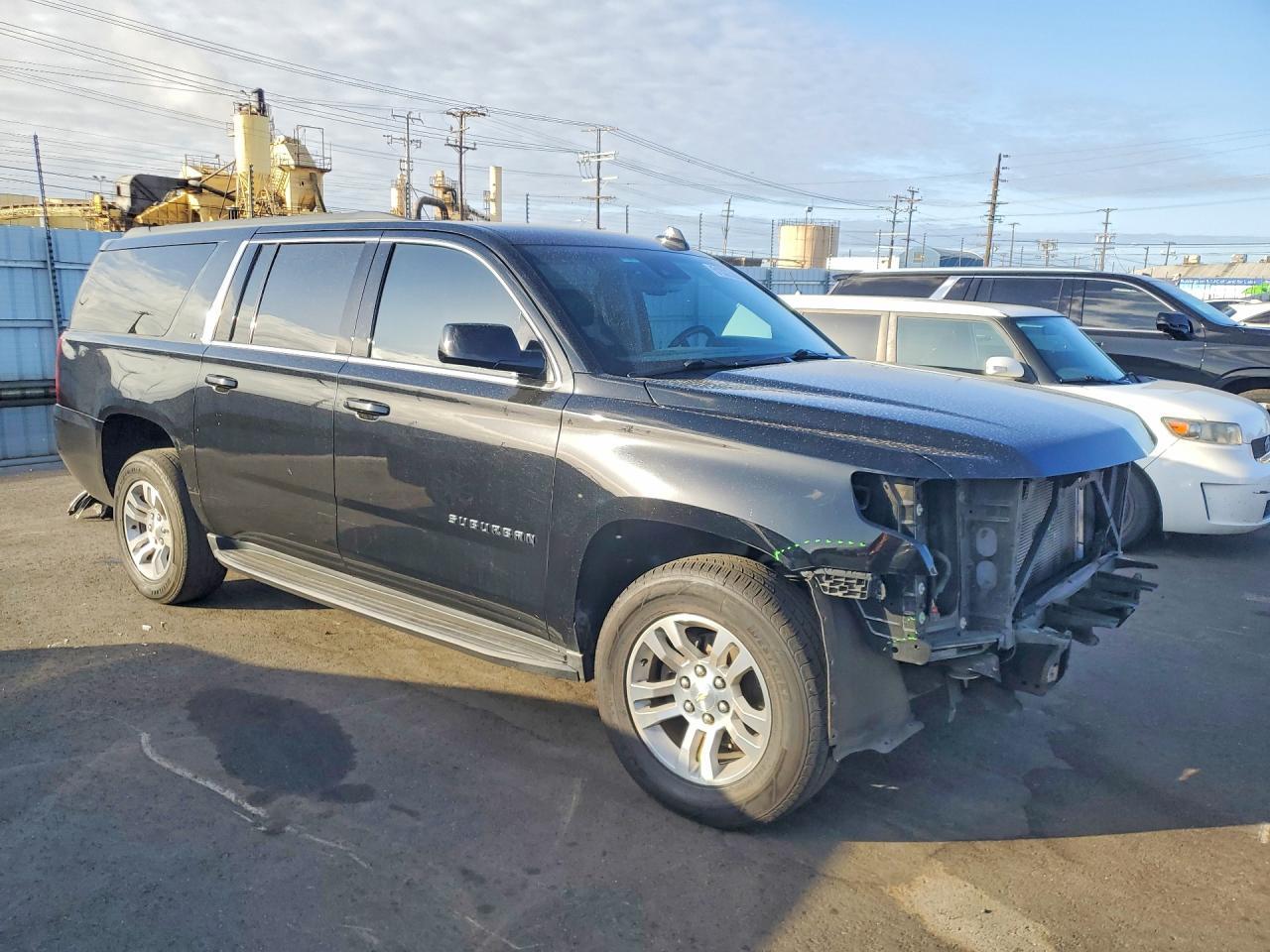 2019 Chevrolet Suburban - zdjęcie 4