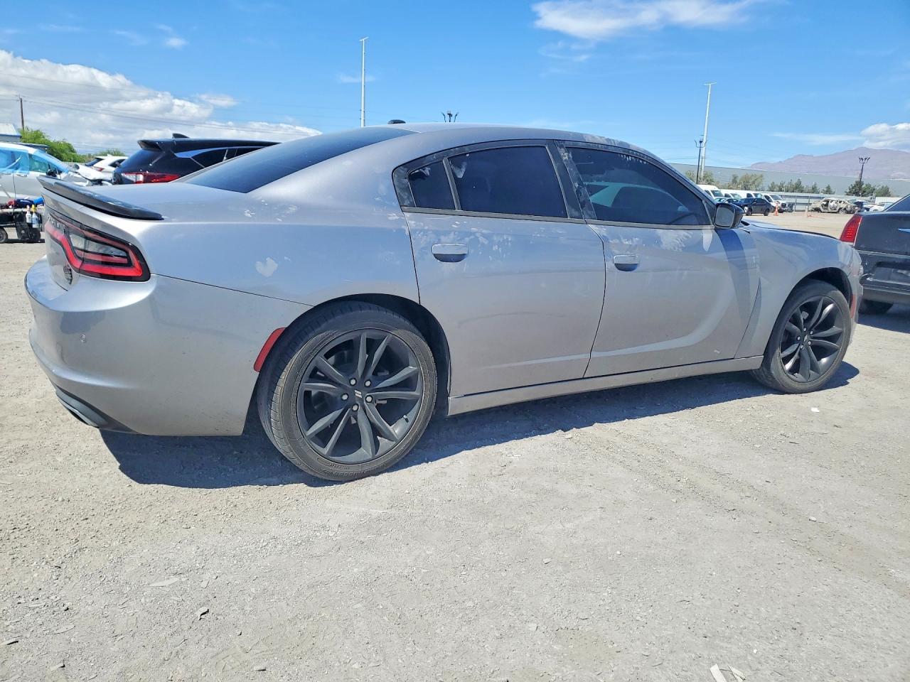2018 Dodge Charger Sxt - zdjęcie 3