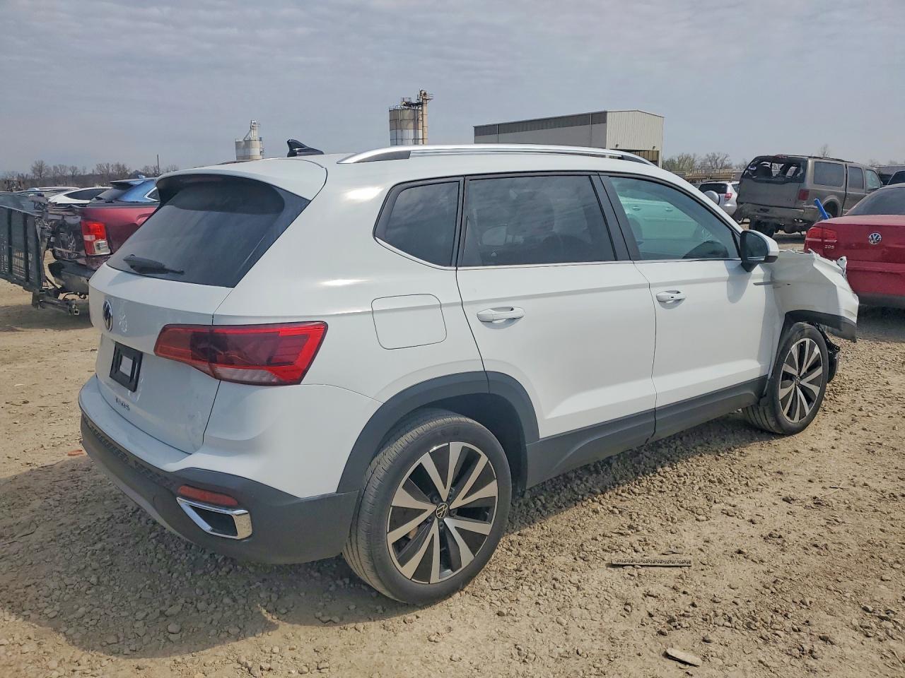 2022 Volkswagen Taos Se Iq Drive - zdjęcie 3