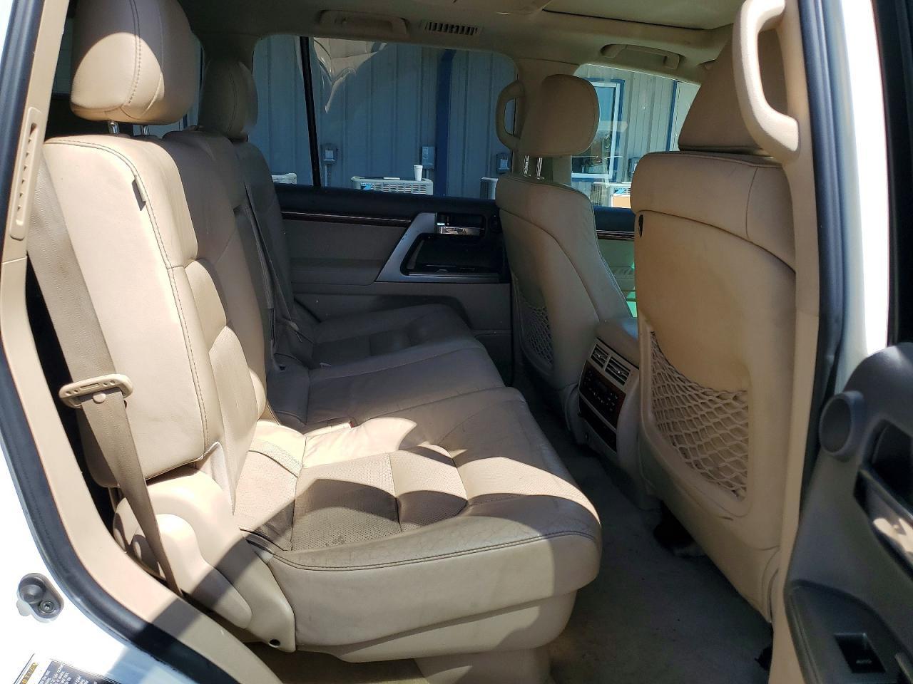 2014 Toyota Land Cruiser Base - zdjęcie 11