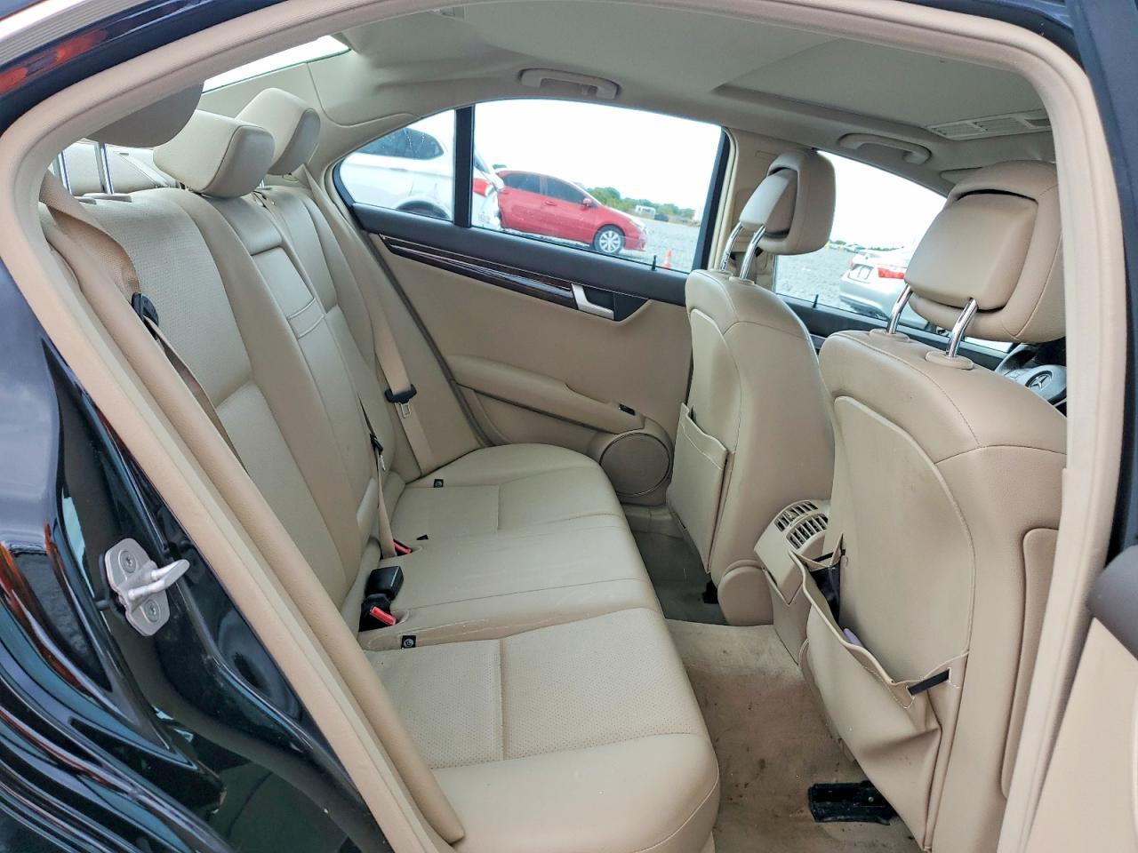 2014 Mercedes-Benz C 300 4Matic - zdjęcie 10