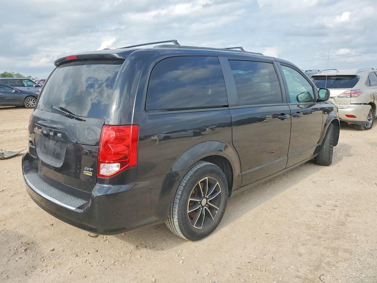 2019 Dodge Grand Caravan Gt - zdjęcie 3