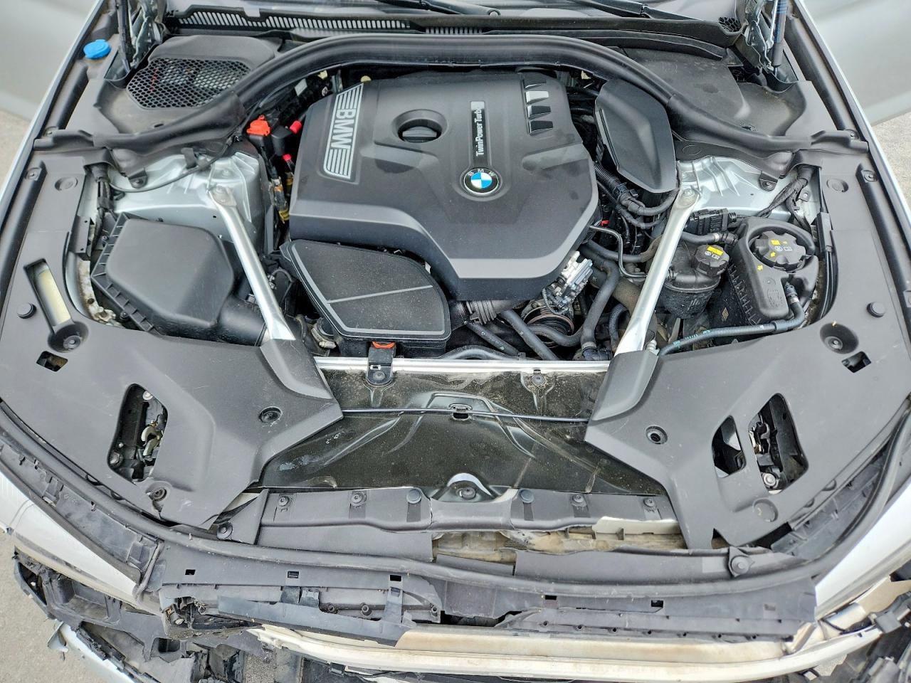 2019 BMW 530 I - zdjęcie 11