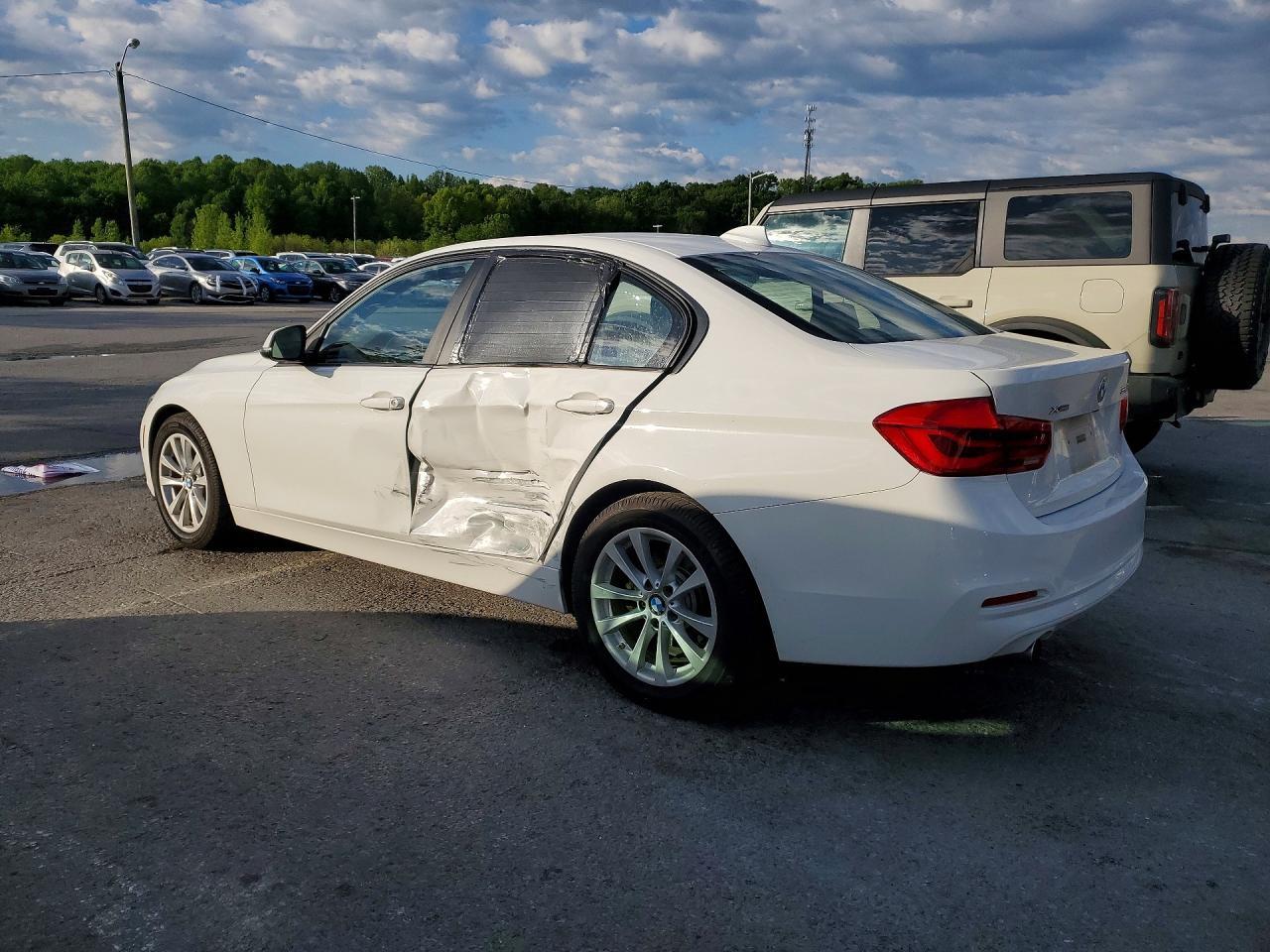 2018 BMW 320 Xi - zdjęcie 2