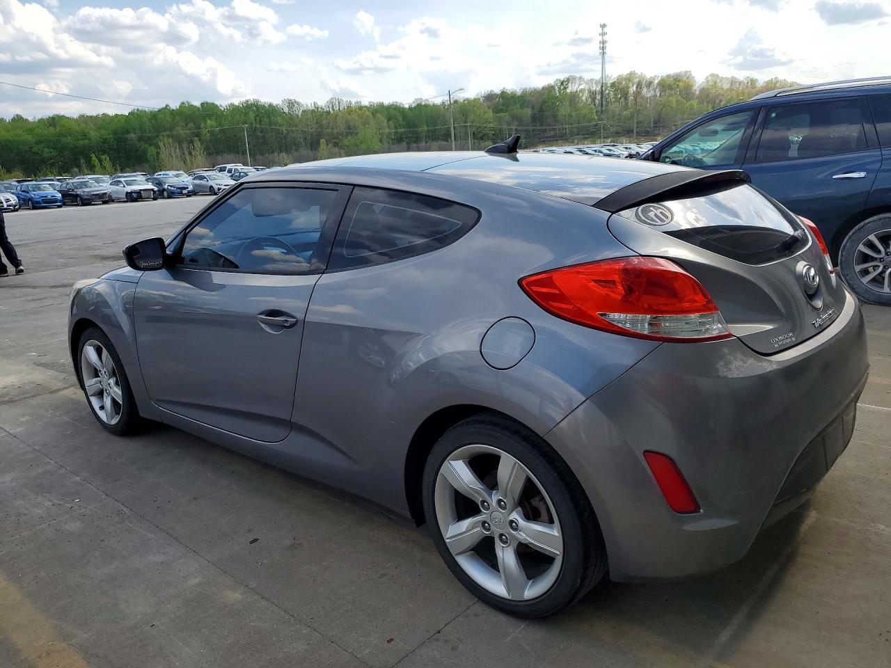 2014 Hyundai Veloster Base - zdjęcie 2