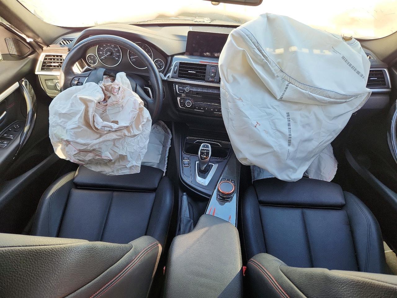 2018 BMW 330 Xi - zdjęcie 8