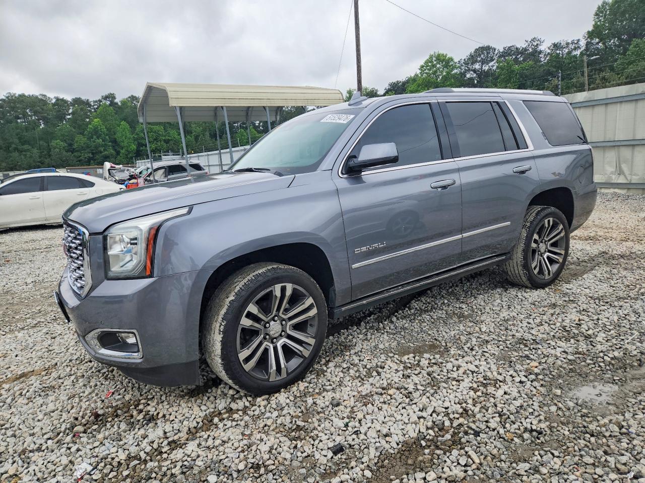 2019 GMC Yukon Denali - zdjęcie główne