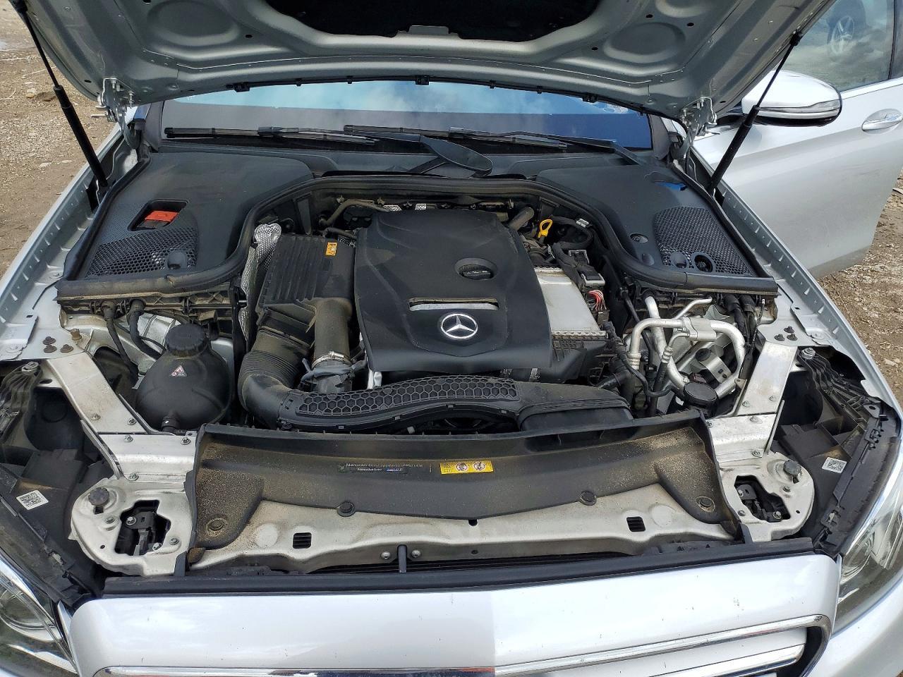 2017 Mercedes-Benz E 300 - zdjęcie 11