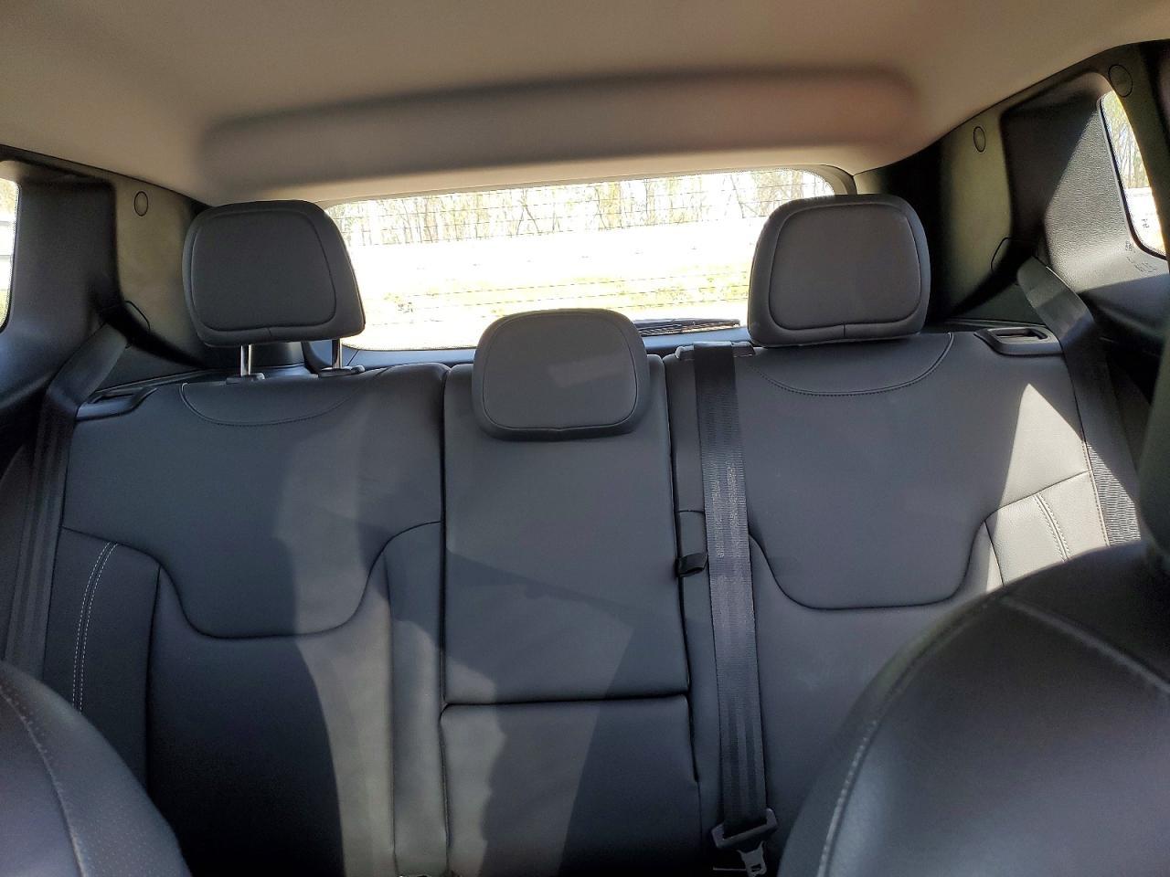 2021 Jeep Renegade Limited - zdjęcie 10
