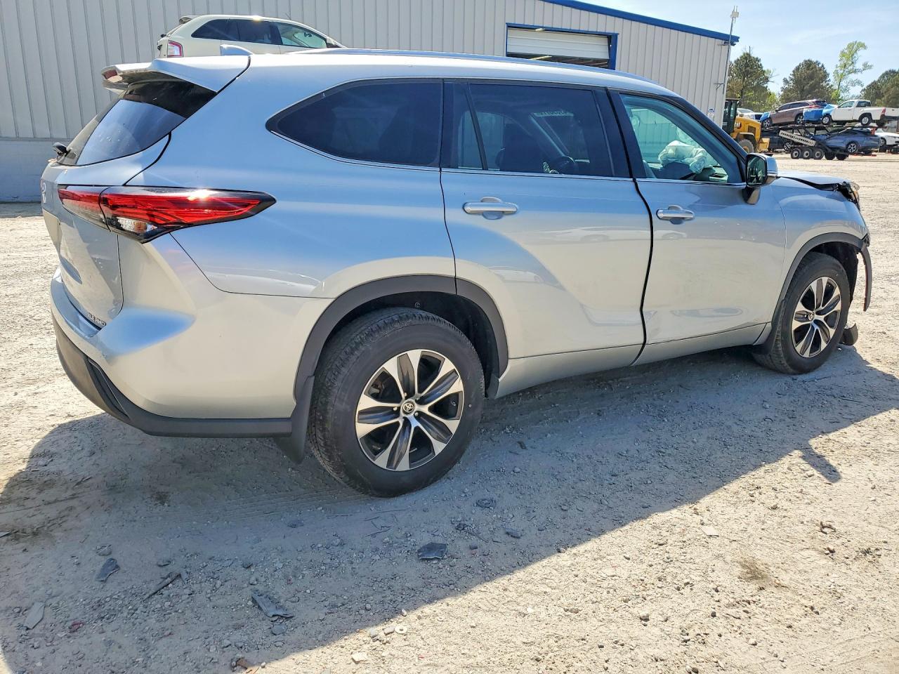 2021 Toyota Highlander Xle - zdjęcie 3