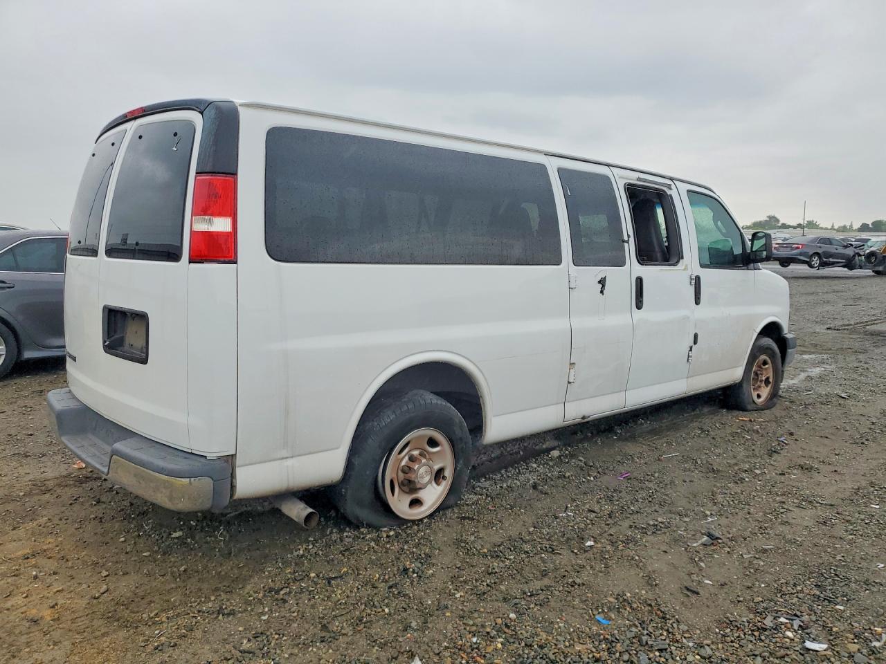 2018 Chevrolet Express G3500 Lt - zdjęcie 3