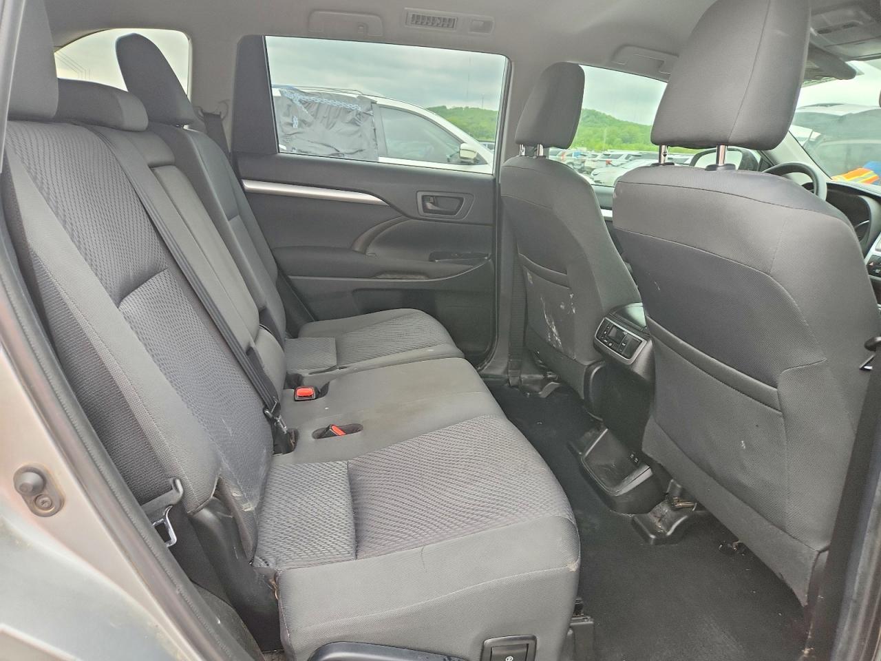 2019 Toyota Highlander Le - zdjęcie 10