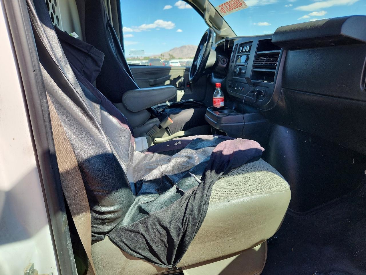 2020 Chevrolet Express G2500 - zdjęcie 13