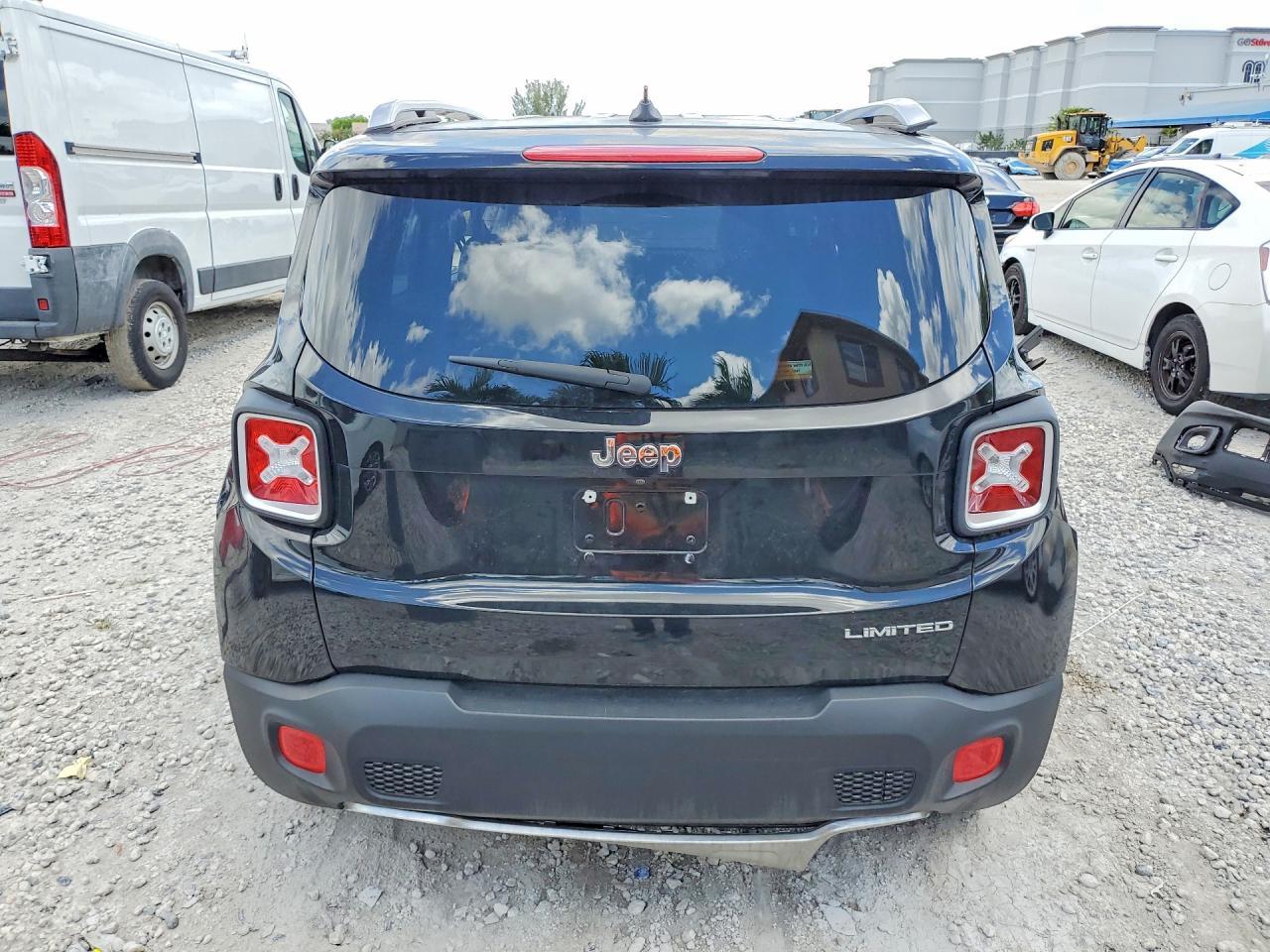 2016 Jeep Renegade Limited - zdjęcie 6