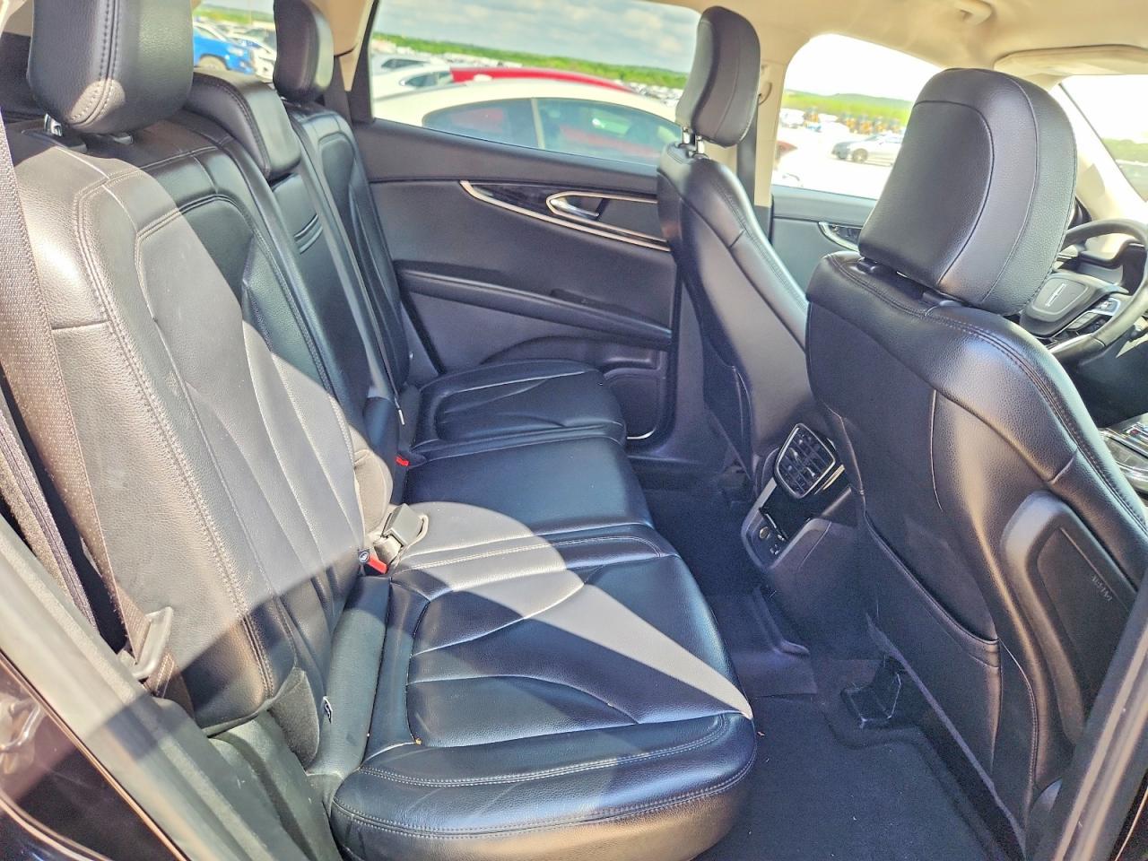 2021 Lincoln Nautilus - zdjęcie 11