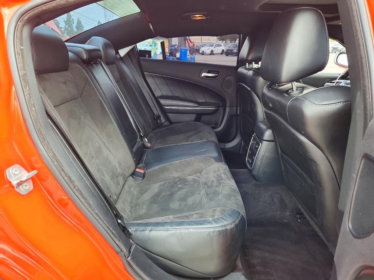2016 Dodge Charger R - zdjęcie 10