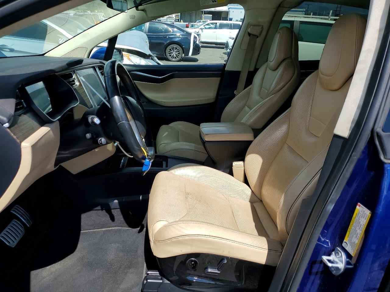 2016 Tesla Model X - zdjęcie 7