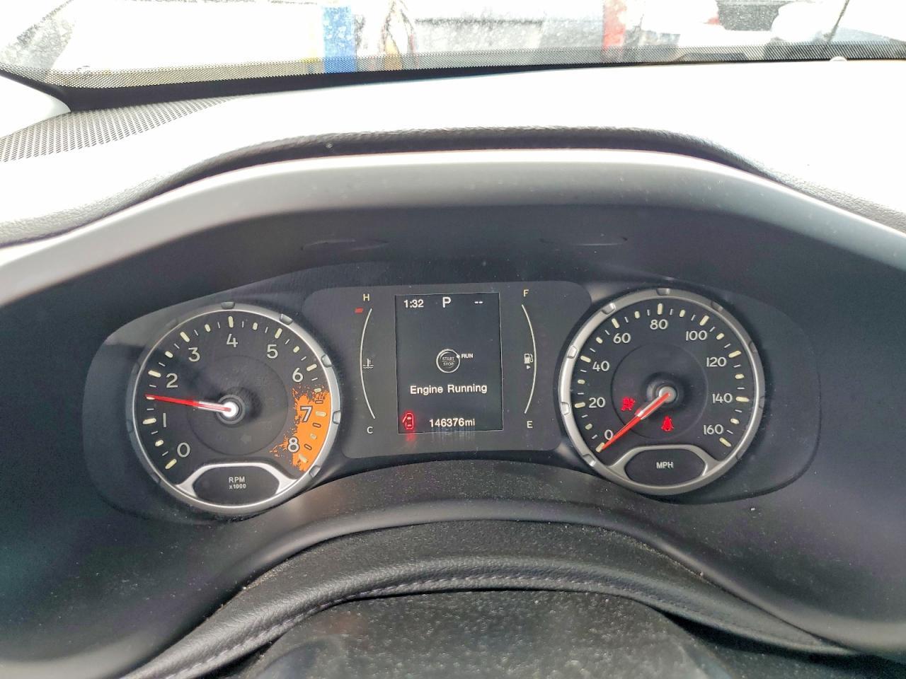 2016 Jeep Renegade Latitude - zdjęcie 9