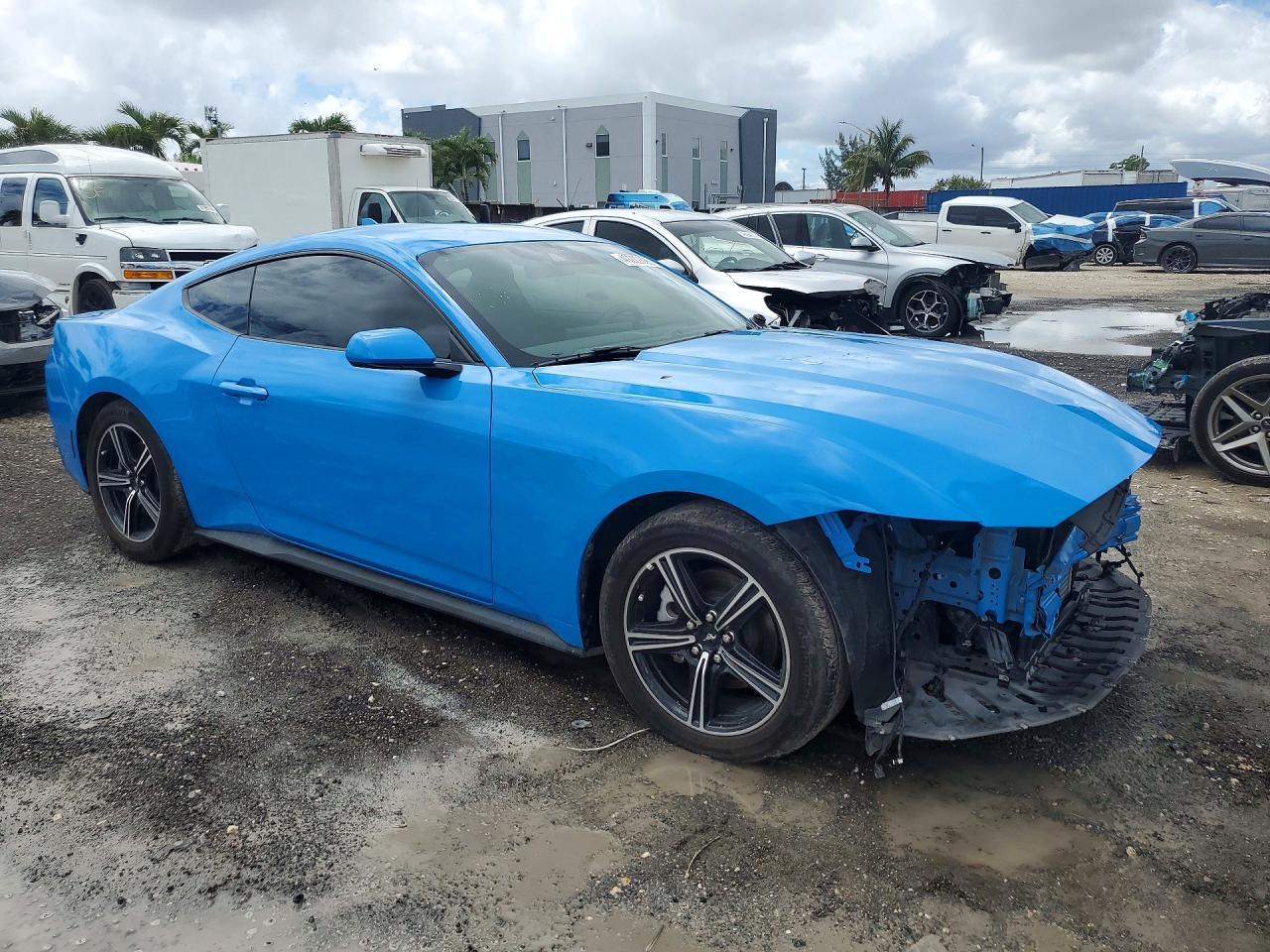 2025 Ford Mustang - zdjęcie 4