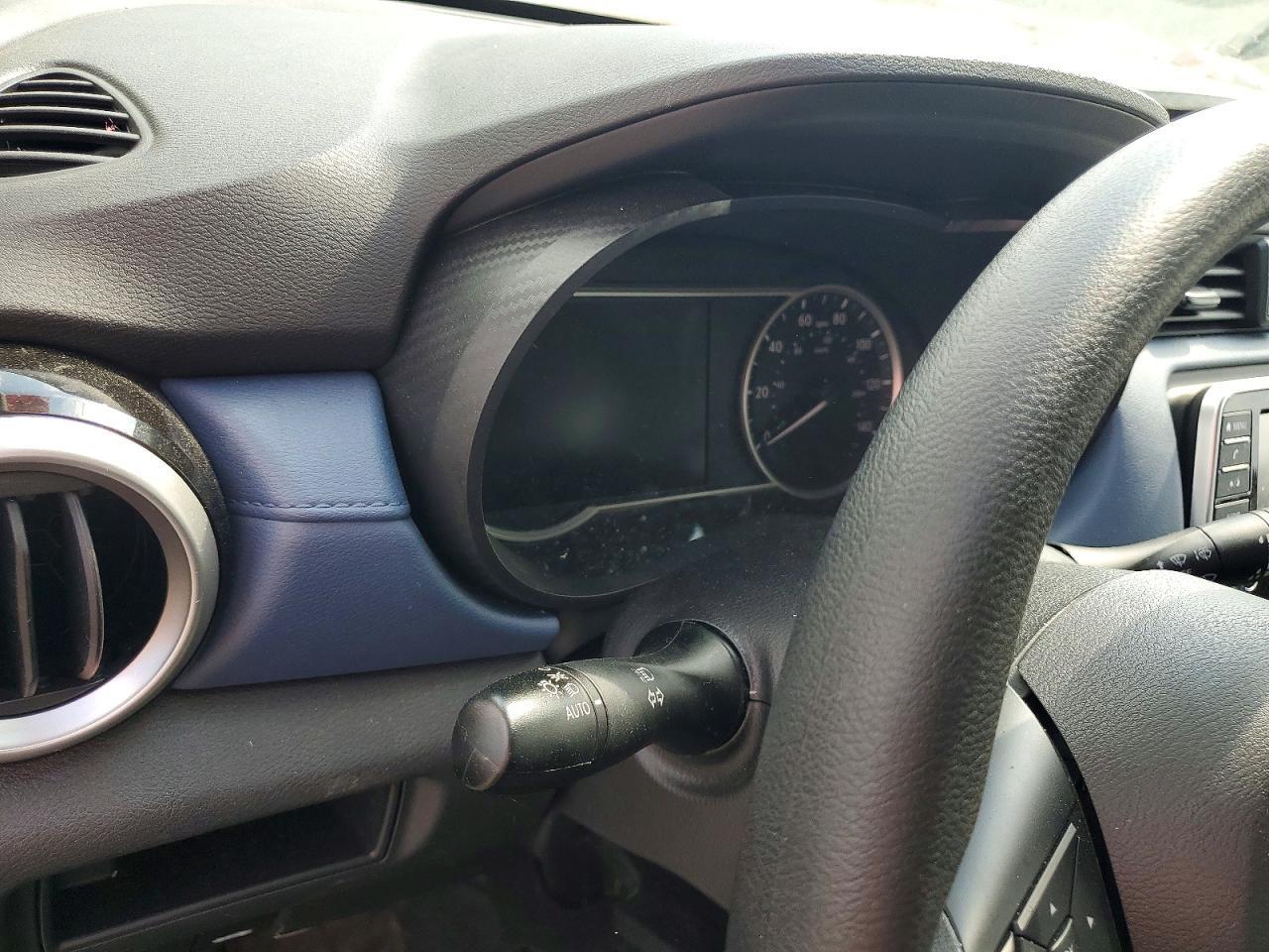 2025 Nissan Versa Sv - zdjęcie 9