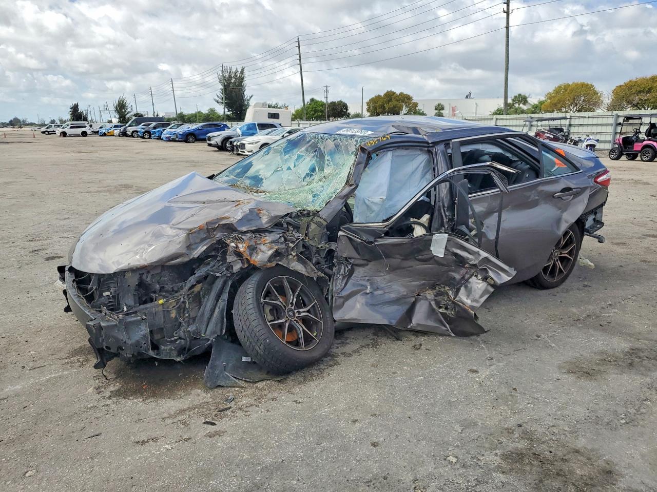 2017 Toyota Camry Se - zdjęcie główne