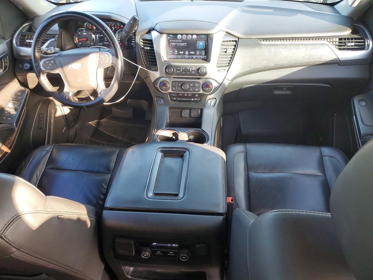 2019 Chevrolet Suburban - zdjęcie 8