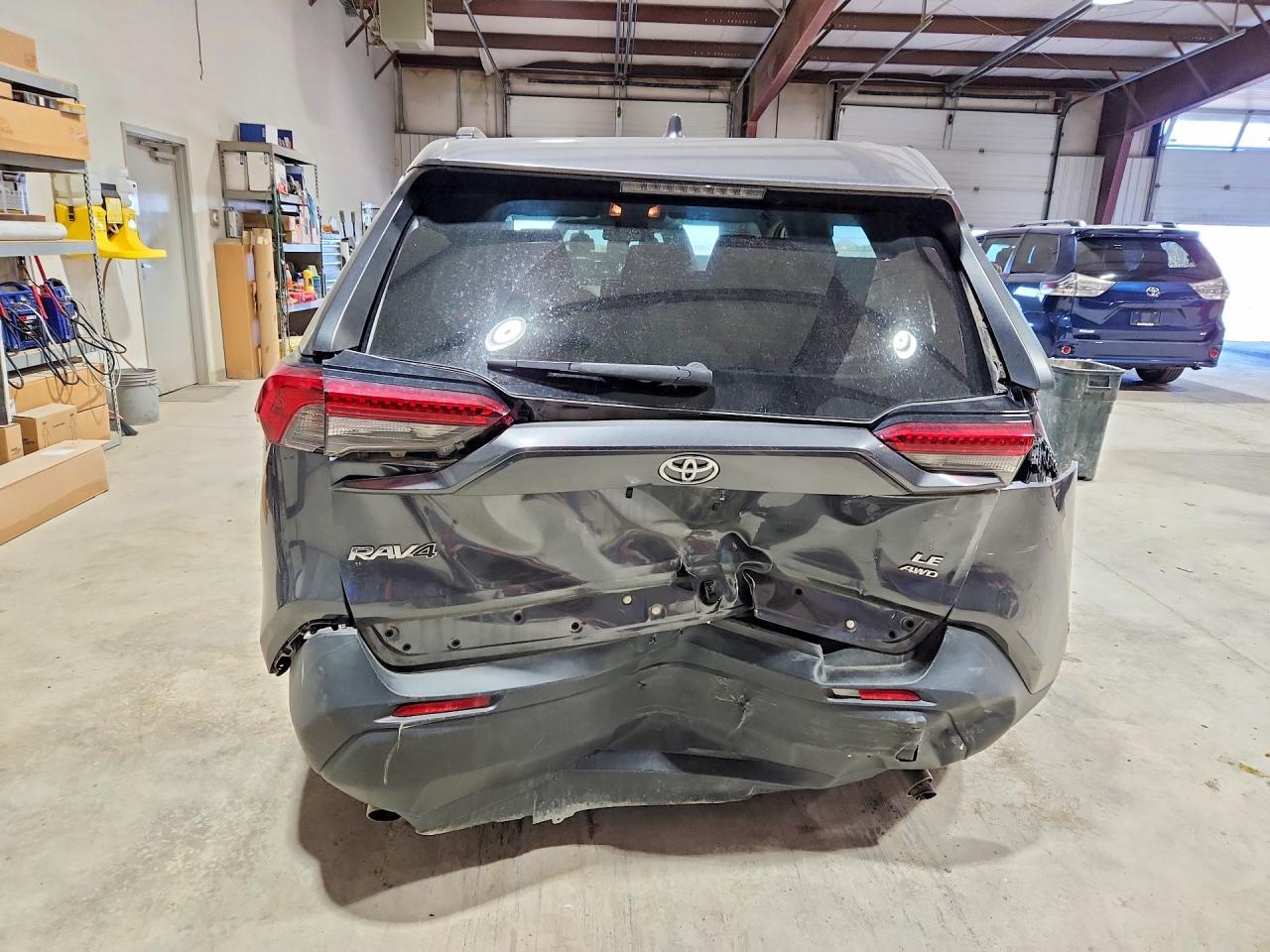 2019 Toyota Rav4 Le - zdjęcie 6