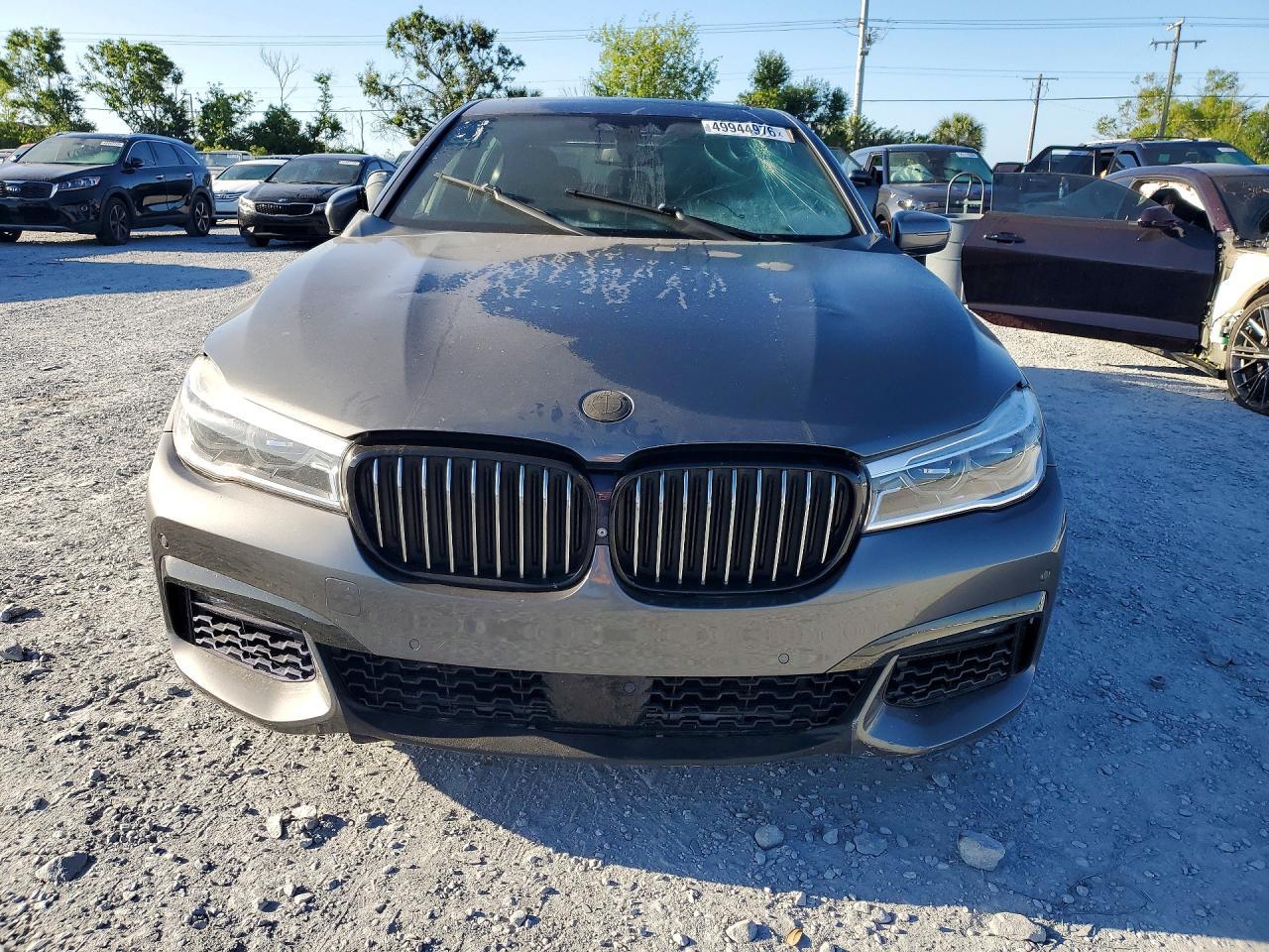 2017 BMW 750 Xi - zdjęcie 5