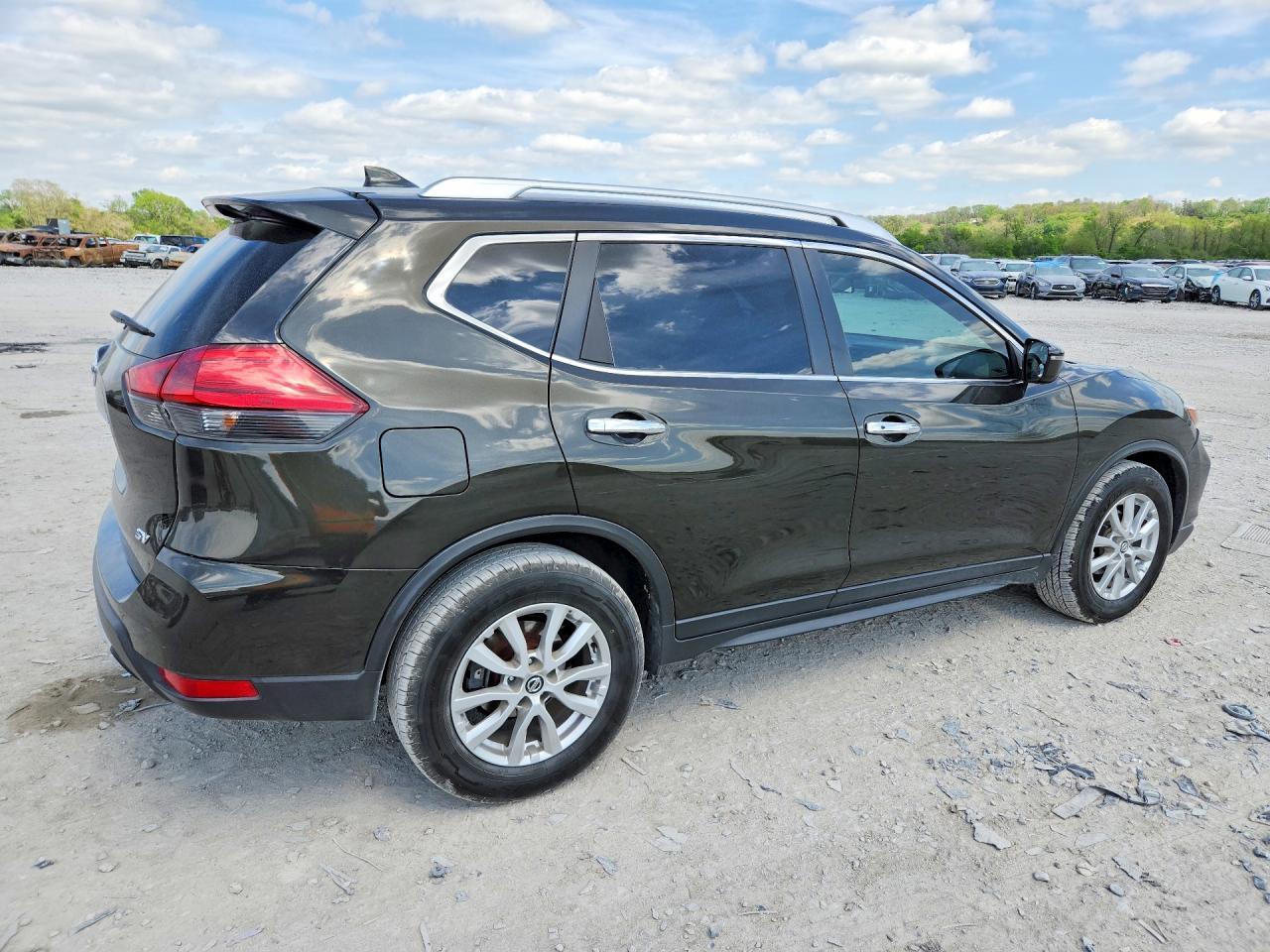 2017 Nissan Rogue - zdjęcie 3