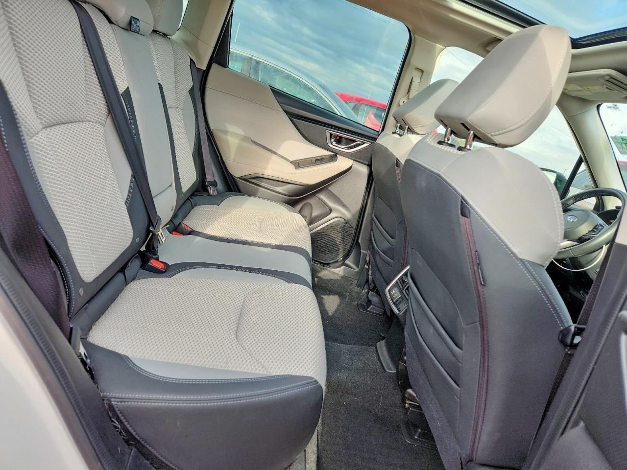2021 Subaru Forester Premium - zdjęcie 11
