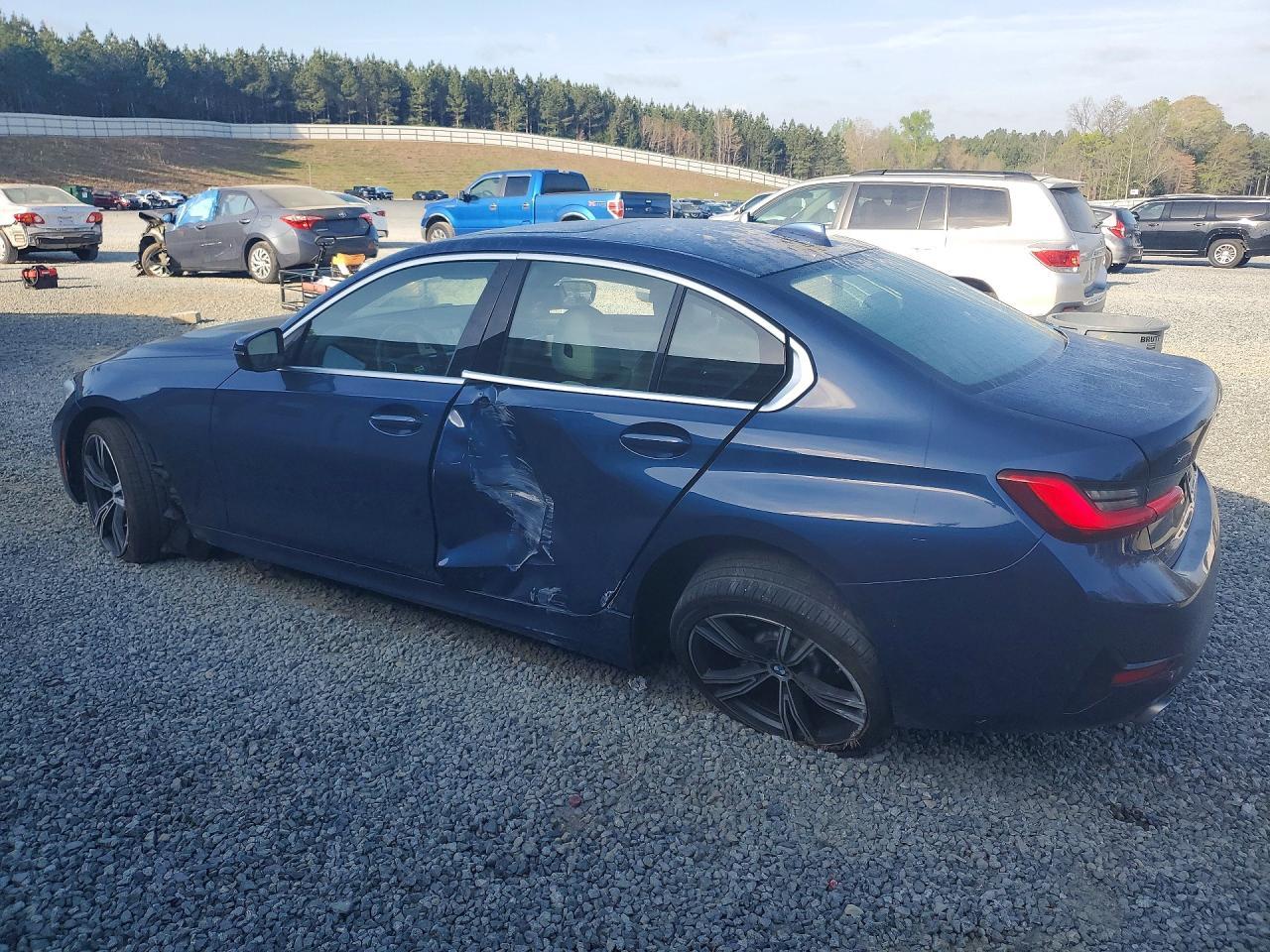 2021 BMW 330Xi - zdjęcie 2