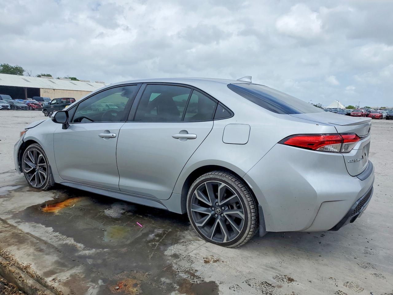 2022 Toyota Corolla Se - zdjęcie 2