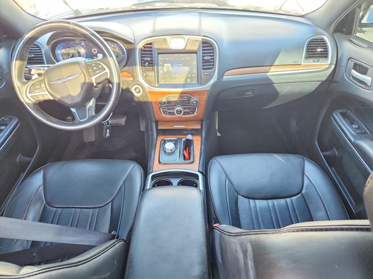 2015 Chrysler 300C Platinum - zdjęcie 8