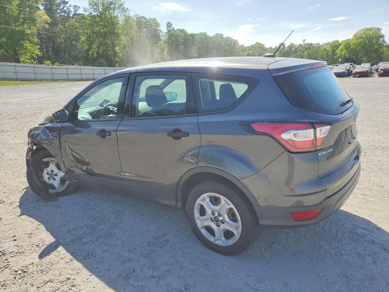 2017 Ford Escape S - zdjęcie 2