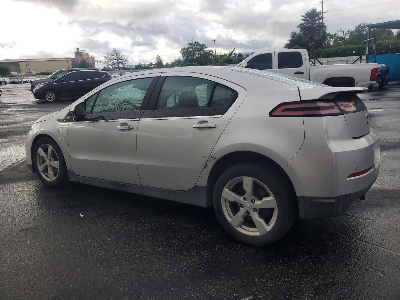 2015 Chevrolet Volt - zdjęcie 2