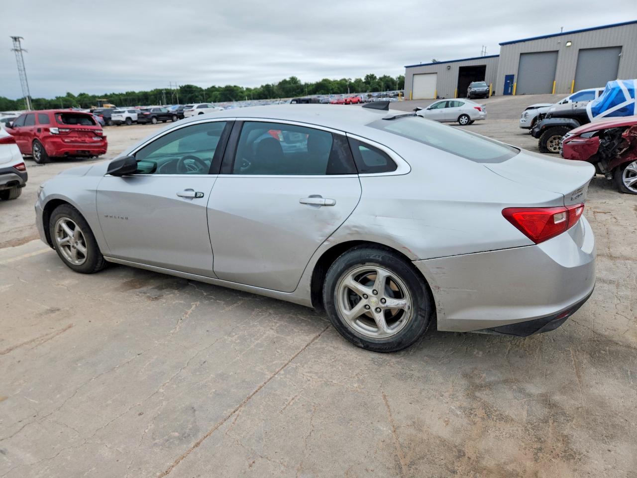 2016 Chevy Malibu - zdjęcie 2