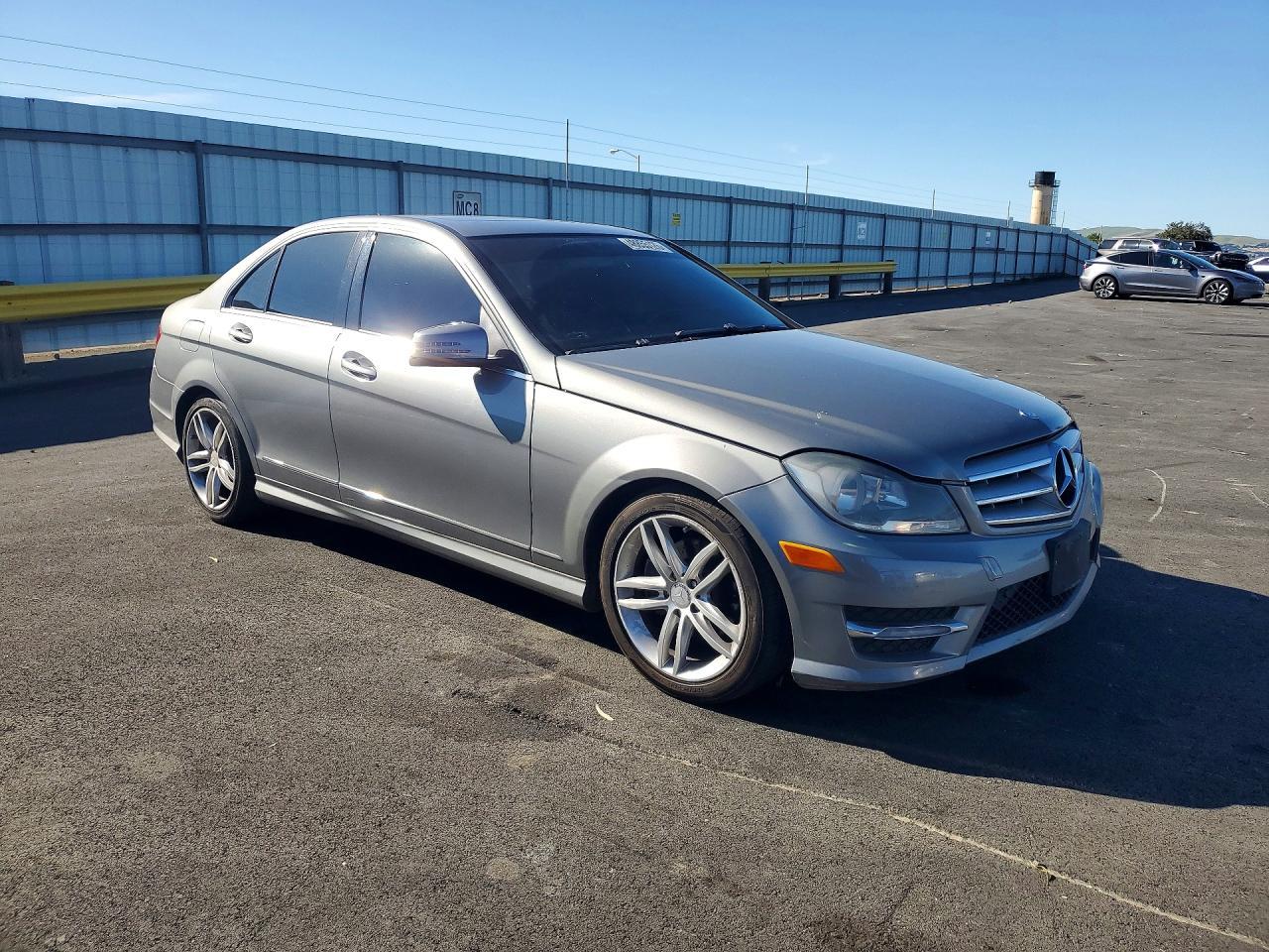 2013 Mercedes-Benz C 250 - zdjęcie 4