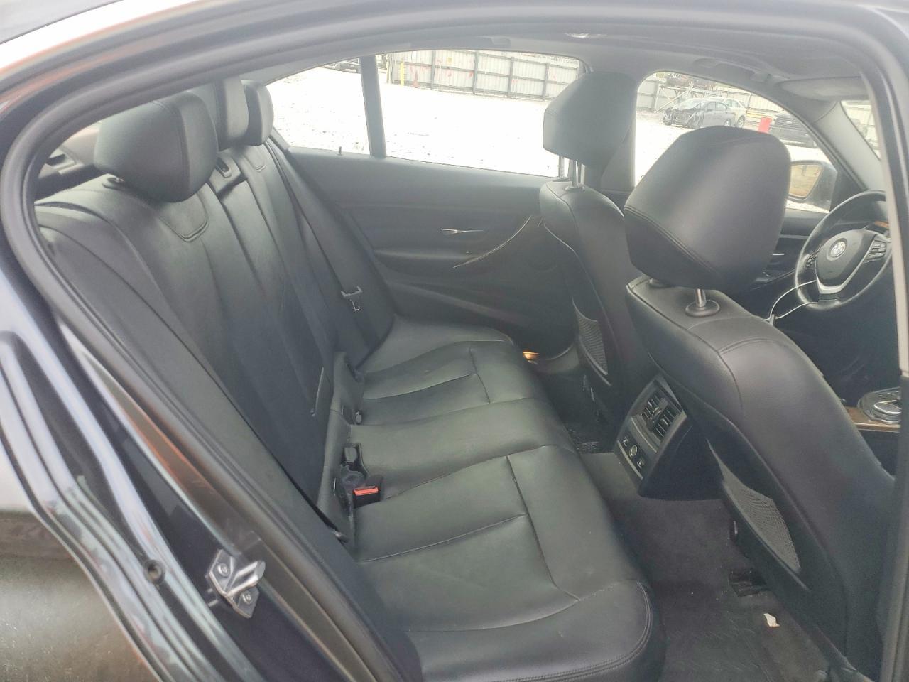 2015 BMW 335 Xi - zdjęcie 10