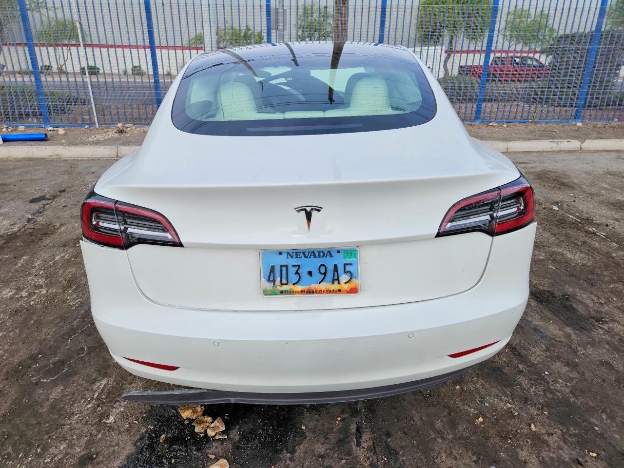 2022 Tesla Model 3 - zdjęcie 6