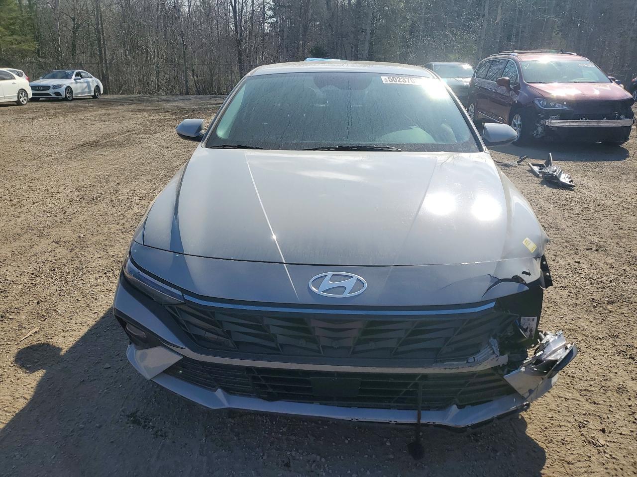 2024 Hyundai Elantra Luxury - zdjęcie 5