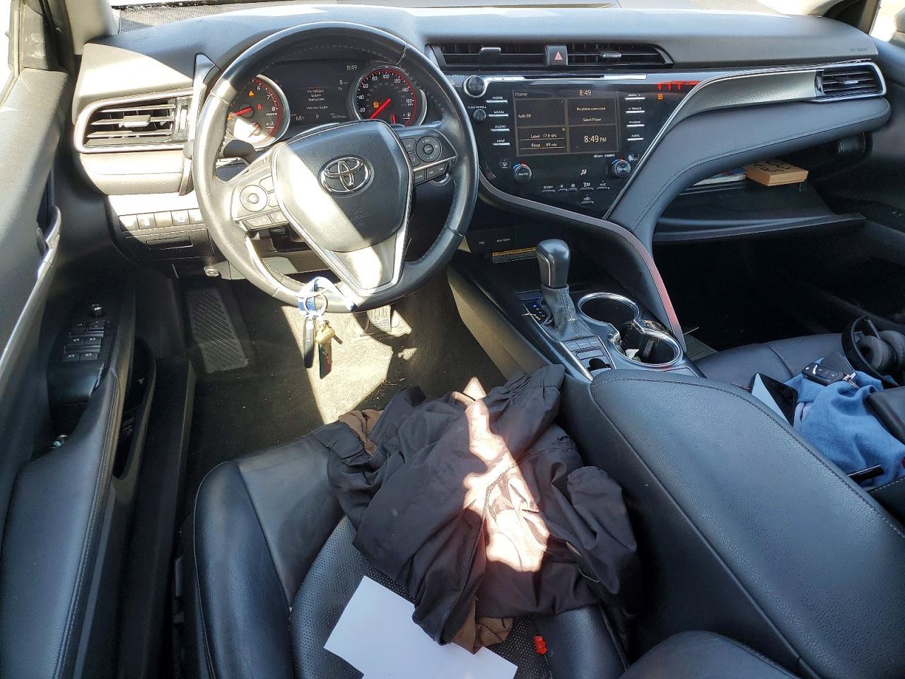 2020 Toyota Camry Xse - zdjęcie 8