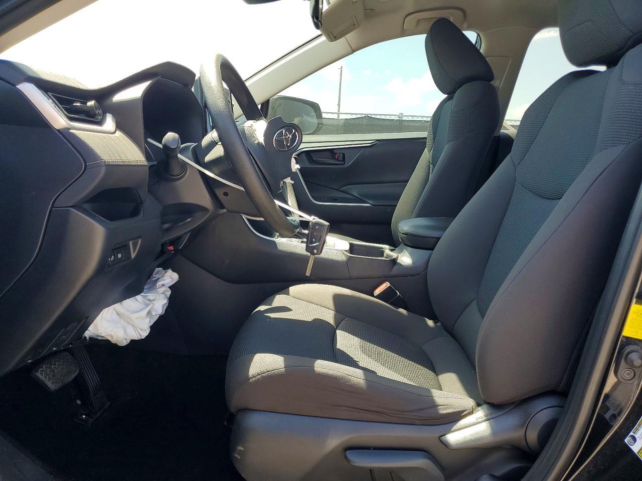 2019 Toyota Rav4 Le - zdjęcie 7