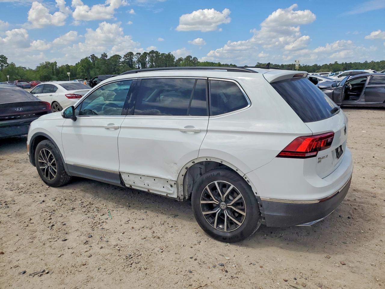 2021 Volkswagen Tiguan Se - zdjęcie 2