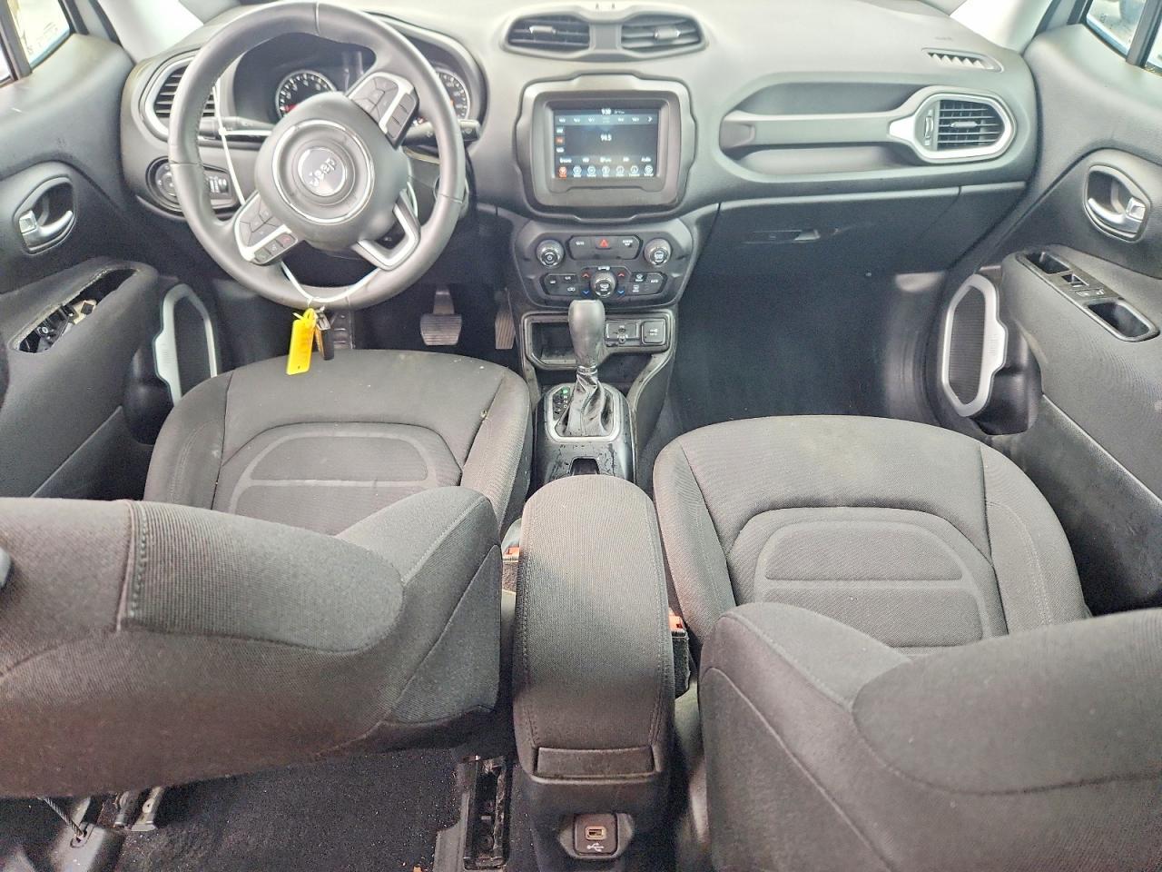 2020 Jeep Renegade Latitude - zdjęcie 8