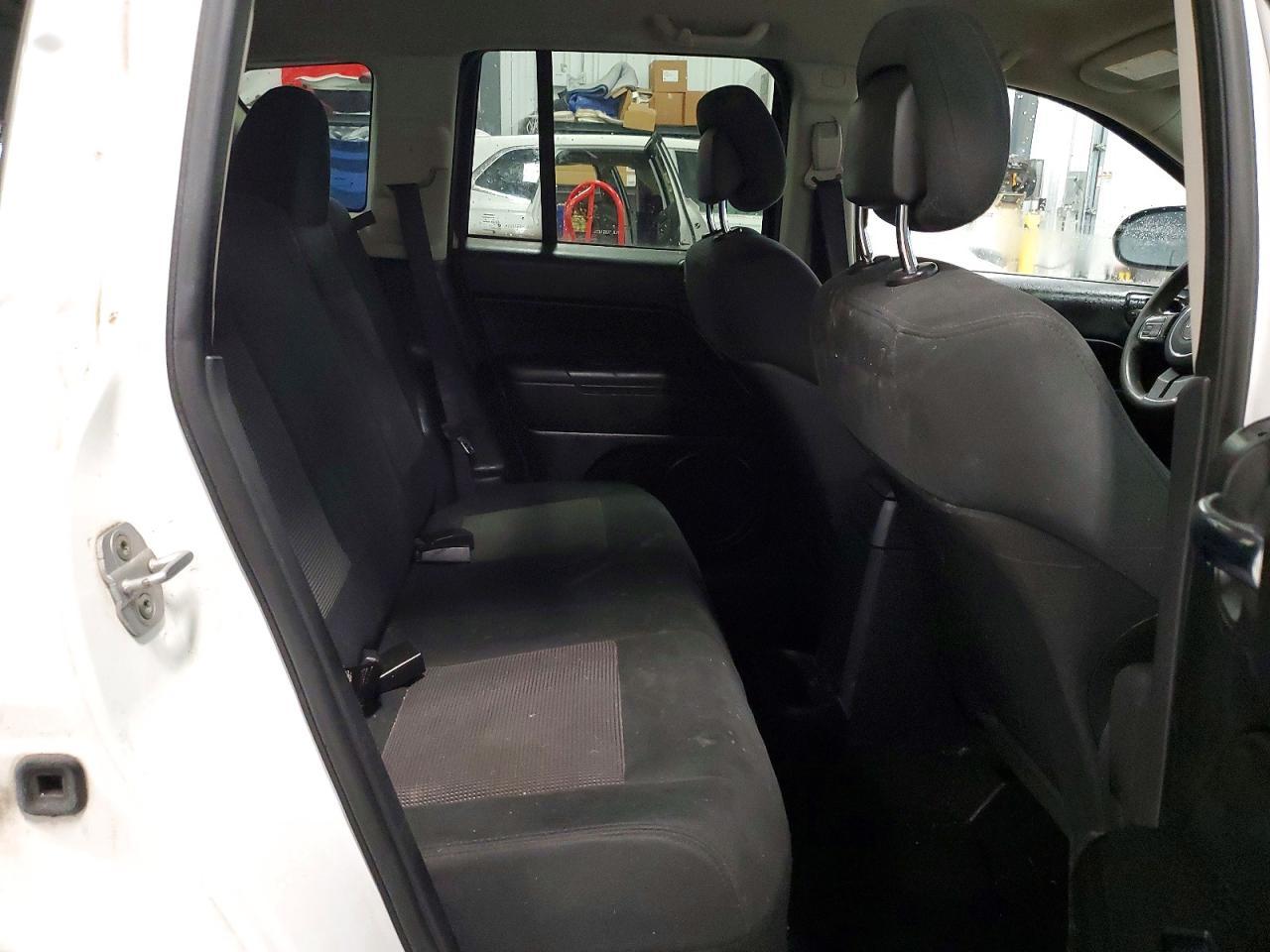 2013 Jeep Compass North - zdjęcie 11