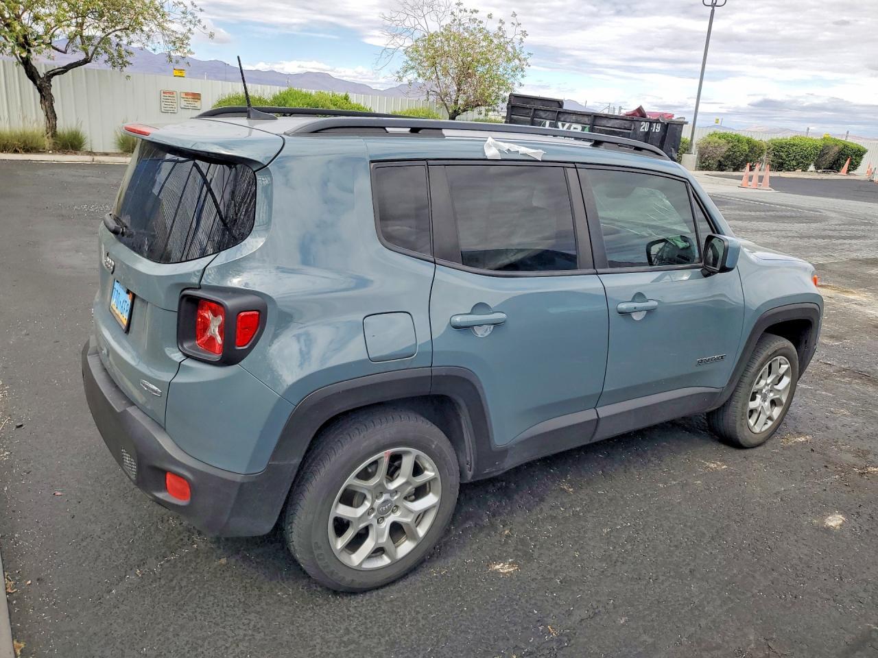 2018 Jeep Renegade Latitude - zdjęcie 3