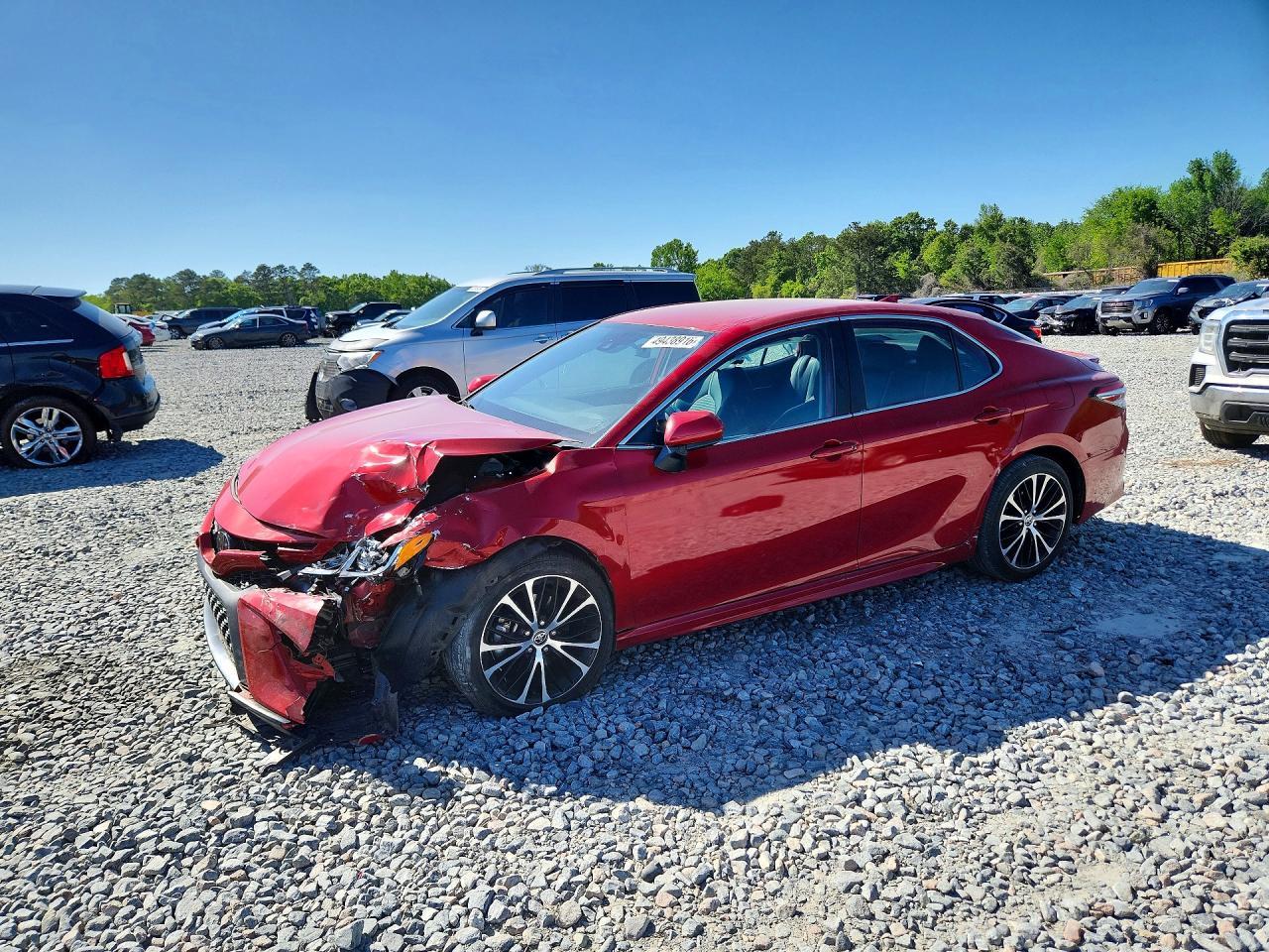 2020 Toyota Camry Se - zdjęcie główne