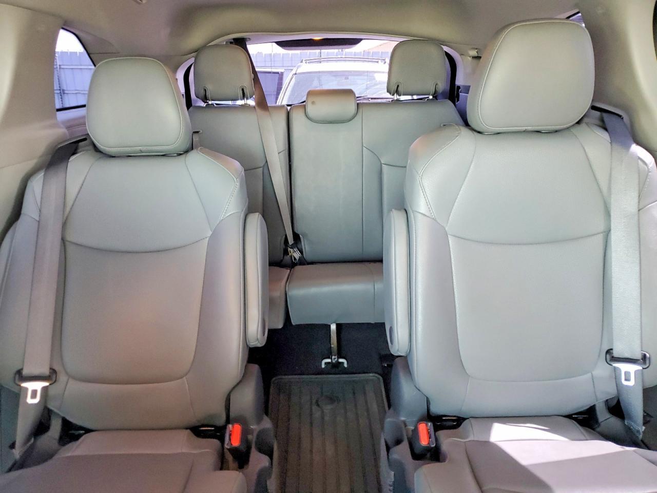 2024 Toyota Sienna Xle - zdjęcie 10