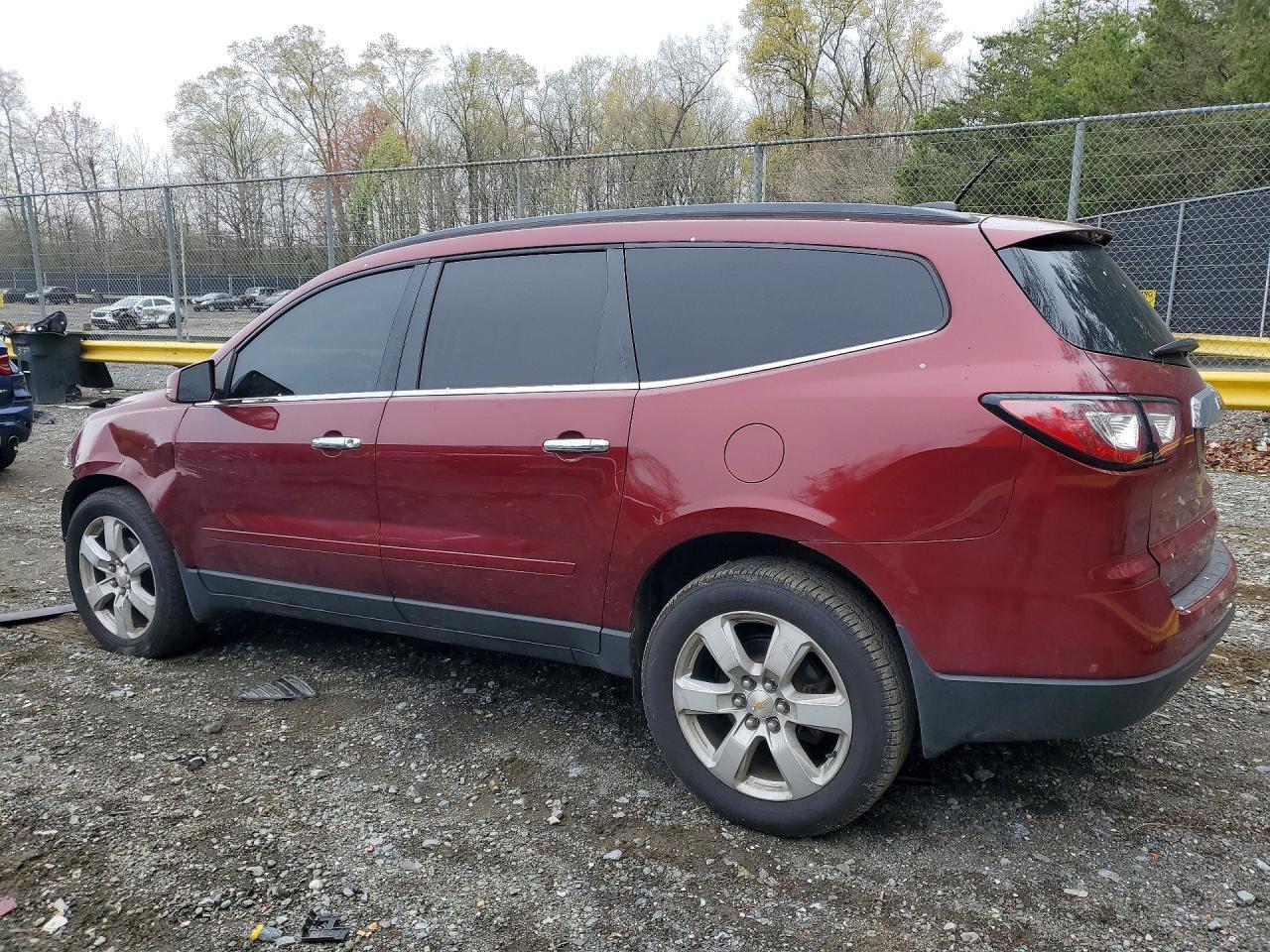 2016 Chevrolet Traverse Lt - zdjęcie 2